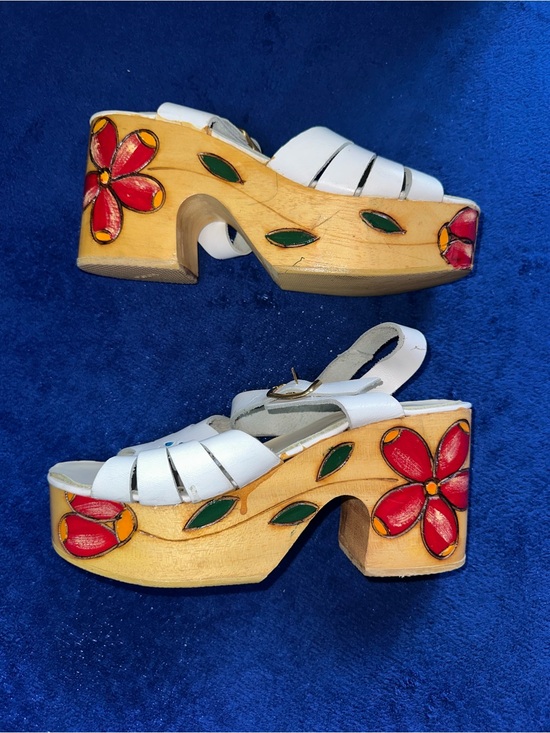 Vibram Shoes - Rare Vintage 1970s Hand Painted Floral Wooden Platform Sandals Sz 7 Boho Disco